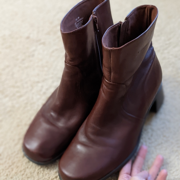 Naturalizer Shoes - Naturalizer Brown 2" Short Bootie Leather Upper Boots Size 9.5 W